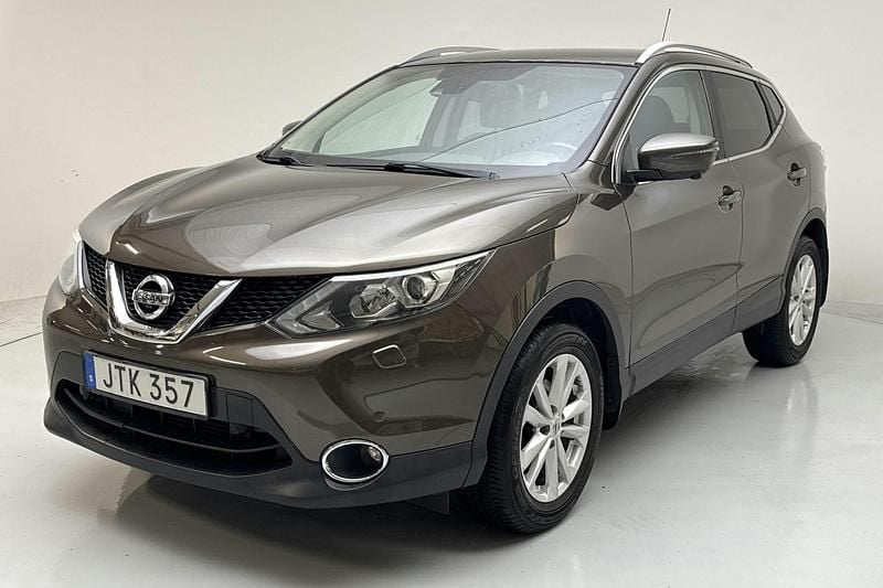 Brun Begagnad 2015 Nissan Qashqai SUV | 103 500 kr (Superpris) - Bild 1/4