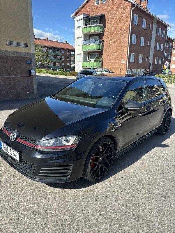 Svart Begagnad 2014 VW Golf VII GTI Halvkombi | 150 000 kr (Bra pris) - Bild 1/4