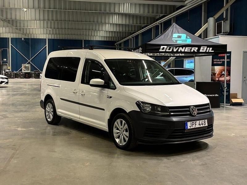 Vit Begagnad 2015 VW Caddy Maxi Life Life Minibuss | 134 900 kr (Marknadspris) - Bild 1/4