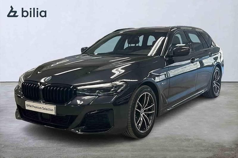Begagnad BMW 530e 2023 Grå Kombi