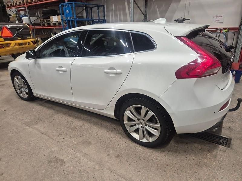 Begagnad Volvo V40 177 HK (130 kW) 2013 Halvkombi