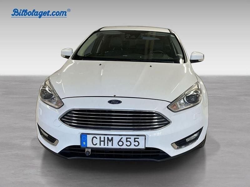 Vit Begagnad 2015 Ford Focus Kombi | 79 000 kr (Superpris) - Bild 1/4