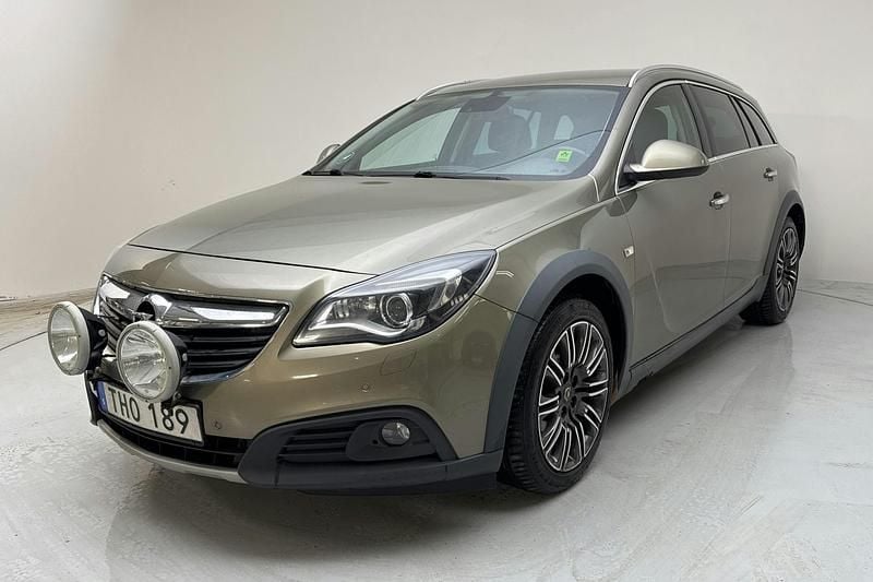 Grön Begagnad 2016 Opel Insignia Business Sedan | 120 000 kr - Bild 1/4