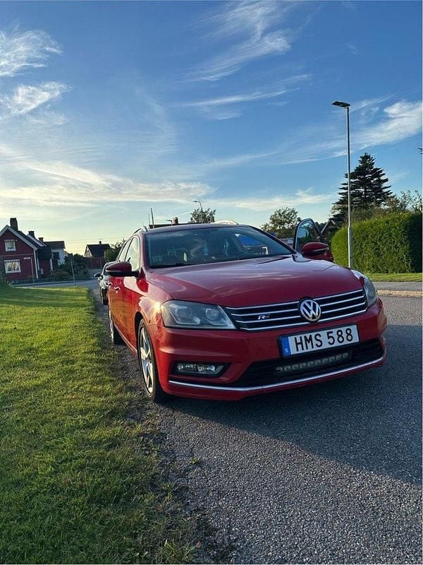 Röd Begagnad 2014 VW Passat GT Kombi | 74 900 kr (Superpris) - Bild 1/4