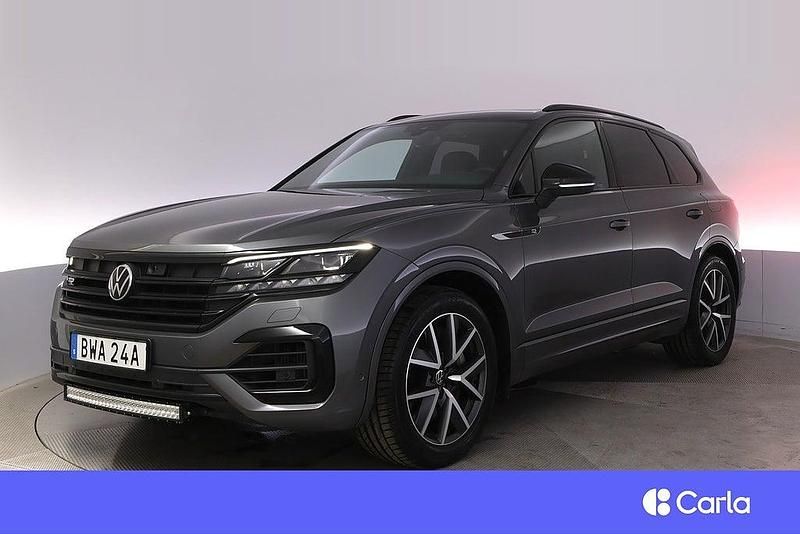 Grå Begagnad 2023 VW Touareg R SUV | 709 900 kr - Bild 1/4