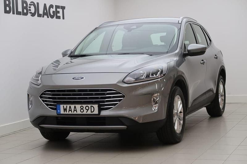 Grå Begagnad 2022 Ford Kuga Titanium SUV | 229 800 kr (Marknadspris) - Bild 1/4