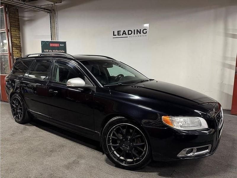 Svart Begagnad 2011 Volvo V70 R-Design Kombi | 99 900 kr (Lite dyr) - Bild 1/4