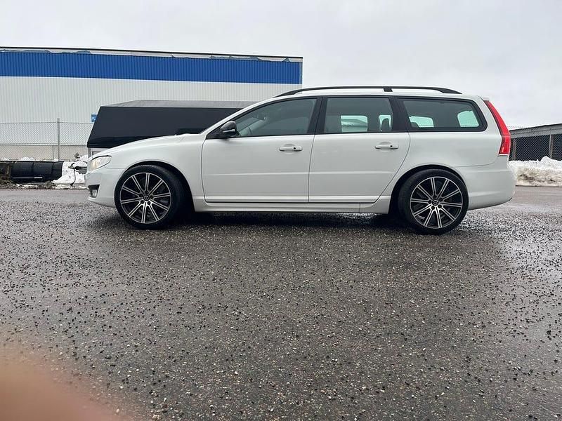 Begagnad 2016 Volvo V70 Standard Kombi | 110 000 kr (Marknadspris) - Bild 1/4