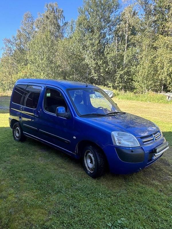Blå Begagnad 2004 Citroën Berlingo Minibuss | 8 000 kr (Bra pris) - Bild 1/4