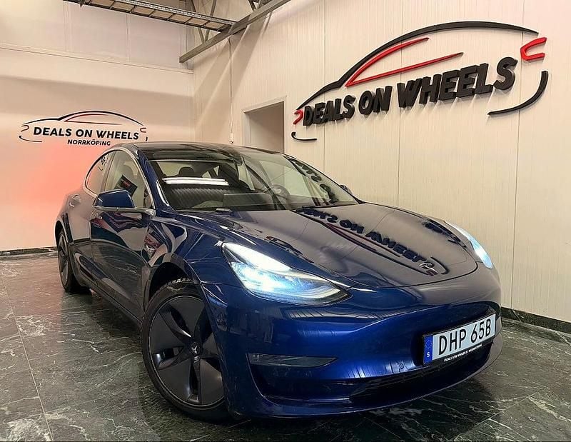 Begagnad Tesla Model 3 Long Range AWD 324 kW (441 HK) 2019 Blå Sedan