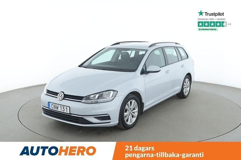 Ljusgrå Begagnad 2018 VW Golf VII Kombi | 144 000 kr (Marknadspris) - Bild 1/4
