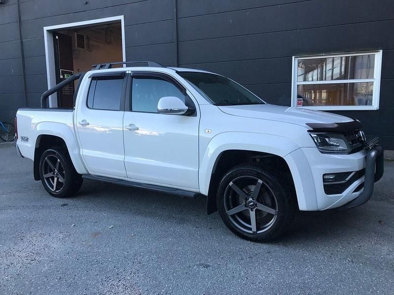 Vit Begagnad 2017 VW Amarok Highline Pickup | 229 900 kr (Marknadspris) - Bild 1/4