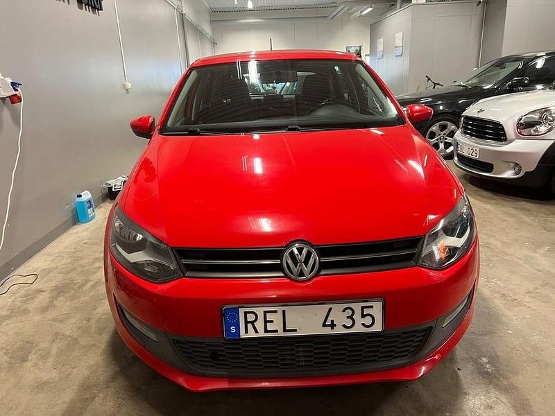 Begagnad VW Polo 86 HK (63 kW) 2011 Röd Halvkombi
