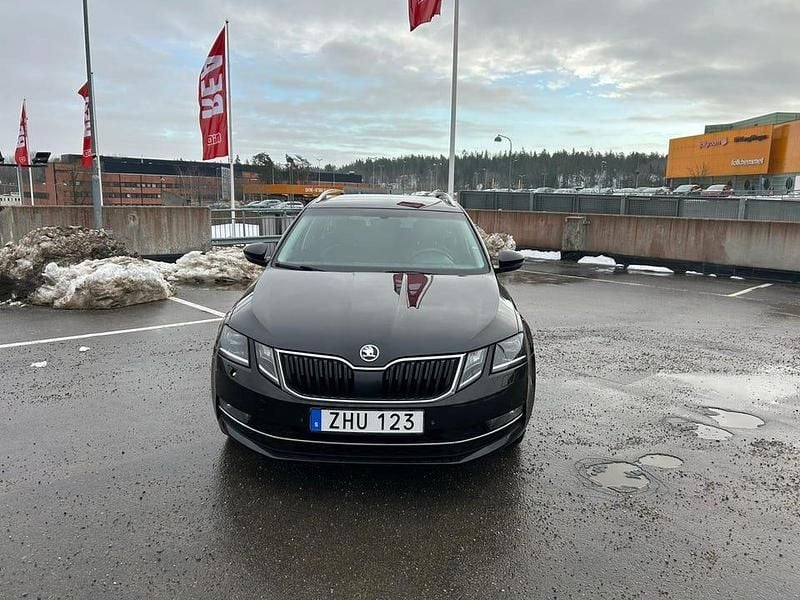 Begagnad 2019 Skoda Octavia Kombi | 55 000 kr - Bild 1/4