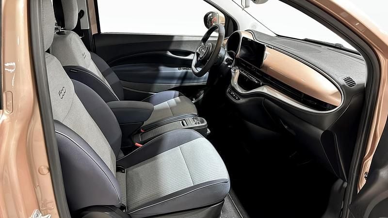 Begagnad Fiat 500C Icon 86 kW (118 HK) 2022 Röd Cab