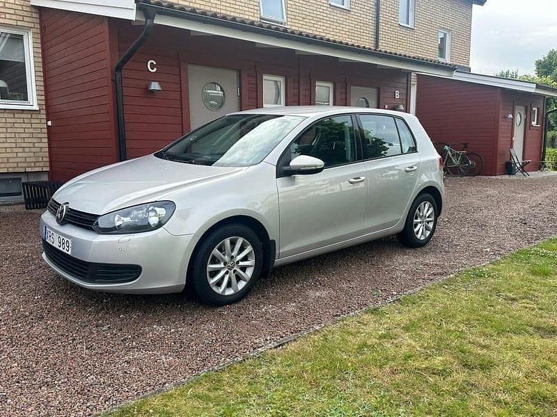 Begagnad VW Golf VI 105 HK (77 kW) 2011 Halvkombi