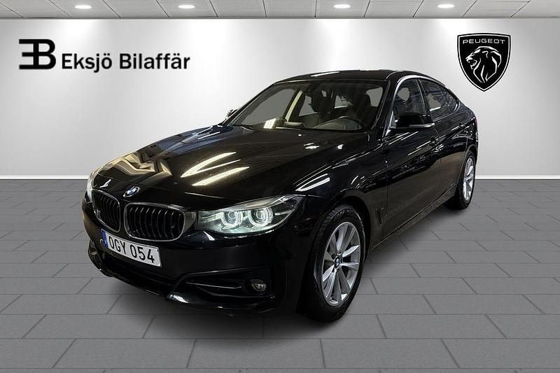 Svart Begagnad 2016 BMW 320 Gran Turismo Sport Line Kombi | 179 500 kr (Marknadspris) - Bild 1/4