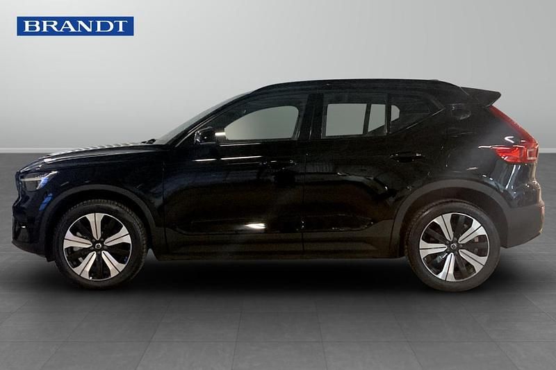 Begagnad Volvo XC40 Single Motor 175 kW (238 HK) 2023 Svart SUV