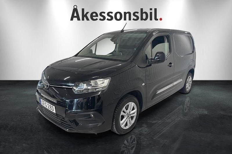 Svart Begagnad 2022 Toyota Proace City City Minibuss | 219 000 kr (Bra pris) - Bild 1/4