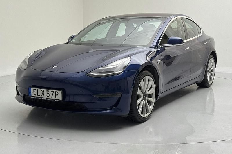 Blå Begagnad 2019 Tesla Model 3 Sedan | 192 000 kr (Marknadspris) - Bild 1/4