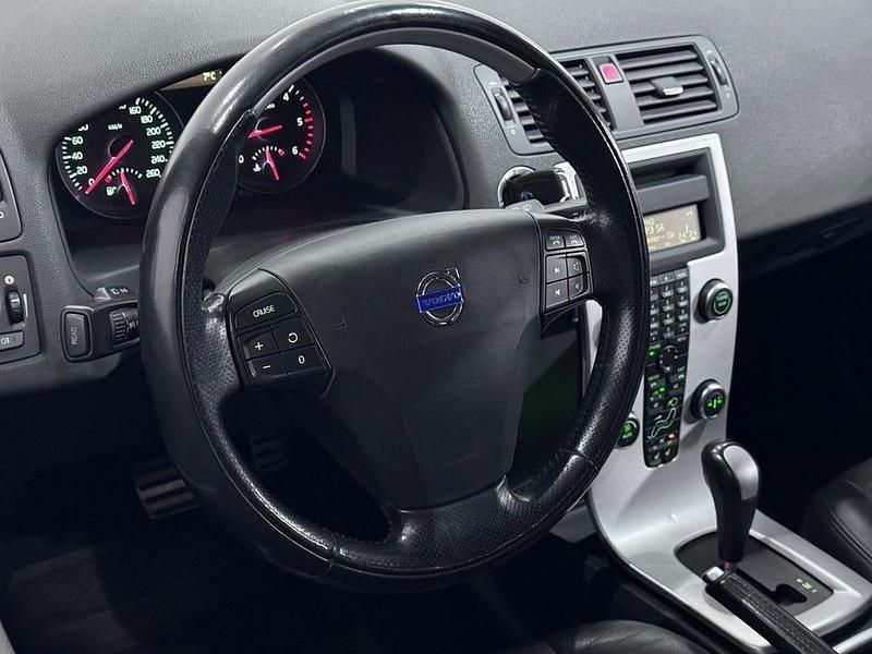 Begagnad Volvo V50 Momentum 150 HK (110 kW) 2011 Svart Kombi