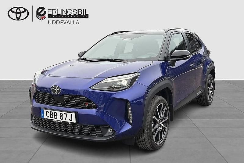 Blå Begagnad 2024 Toyota Yaris Cross Sport SUV | 369 900 kr (Dyr) - Bild 1/3