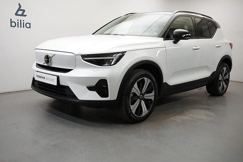 Vit Begagnad 2023 Volvo XC40 Single Motor SUV | 359 900 kr - Bild 1/3