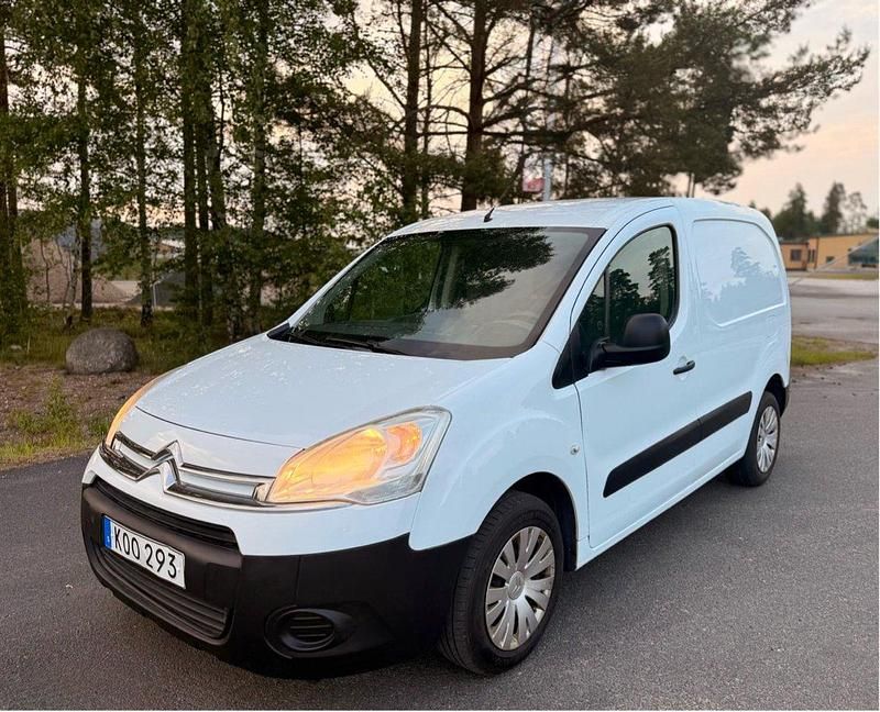 Vit Begagnad 2014 Citroën Berlingo Minibuss | 54 000 kr (Marknadspris) - Bild 1/4
