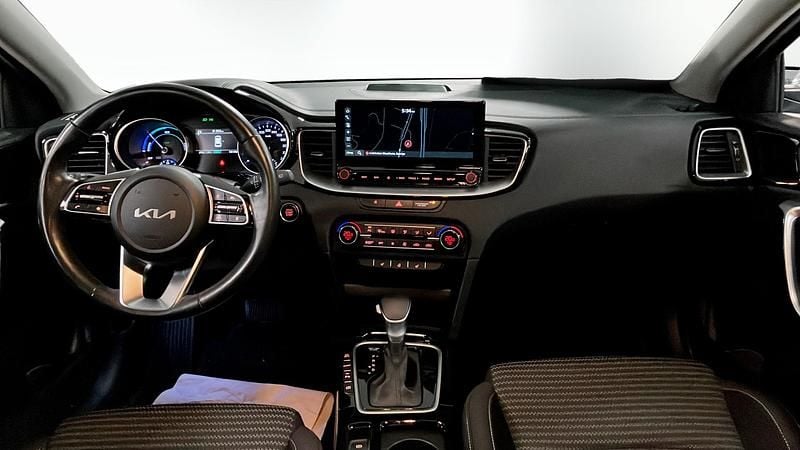 Begagnad Kia Ceed Sportswagon Advance 105 HK (77 kW) 2024 Grå Kombi