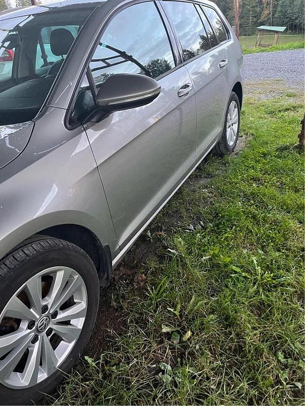 Silver Begagnad 2015 VW Golf VII Kombi | 66 000 kr (Bra pris) - Bild 1/4