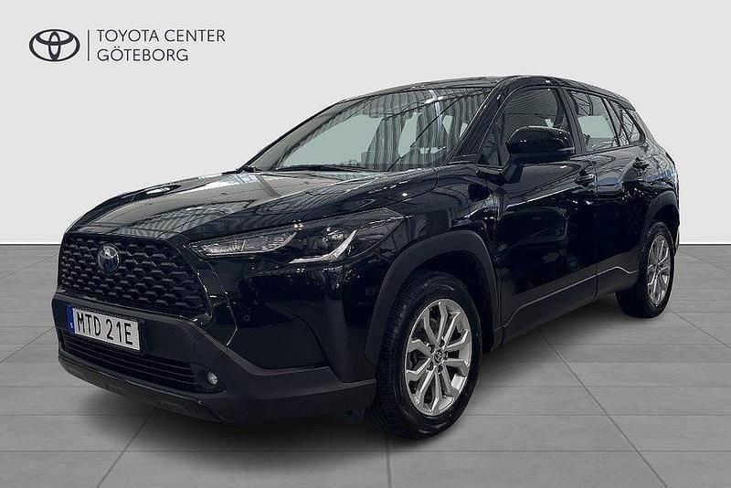 Svart Begagnad 2023 Toyota Corolla Cross Active SUV | 339 900 kr (Marknadspris) - Bild 1/2
