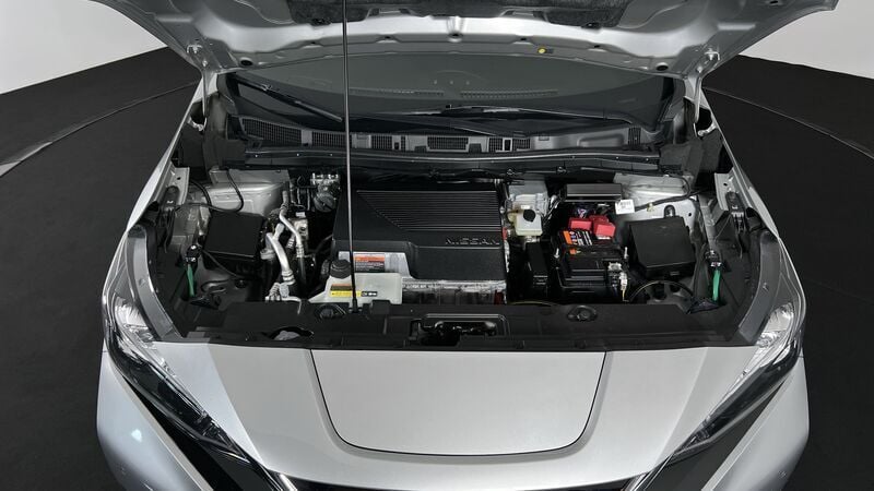 Begagnad Nissan Leaf 109 kW (149 HK) 2020 Silver metallic Halvkombi