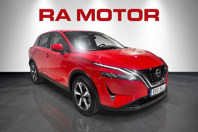 Begagnad Nissan Qashqai Acenta 191 HK (140 kW) 2023 Röd SUV