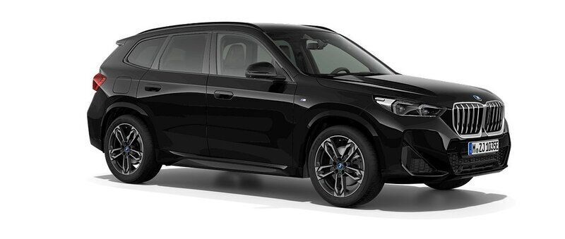Svart Ny 2025 BMW X1 Comfort Edition SUV | 688 500 kr (Marknadspris) - Bild 1/4