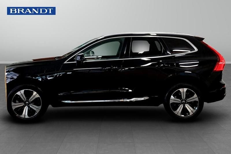 Begagnad Volvo XC60 Plus 355 HK (261 kW) 2023 Svart SUV