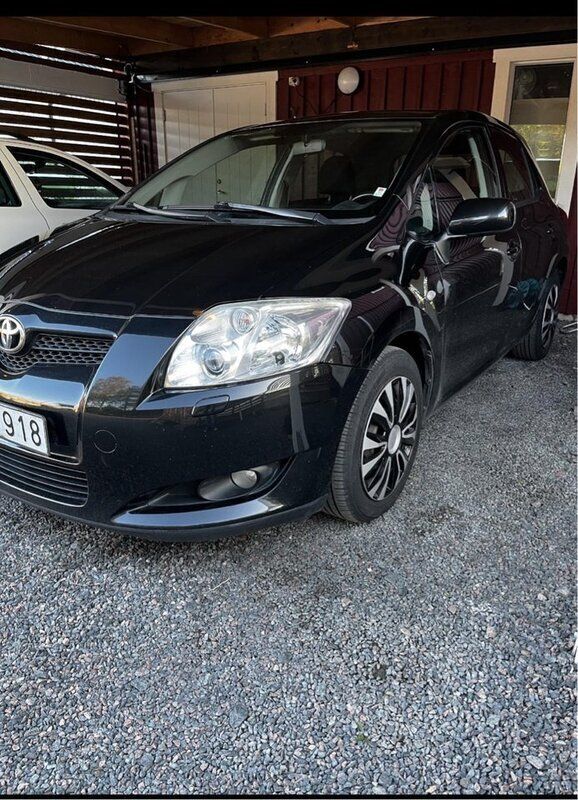 Svart Begagnad 2007 Toyota Auris Halvkombi | 43 000 kr (Marknadspris) - Bild 1/4