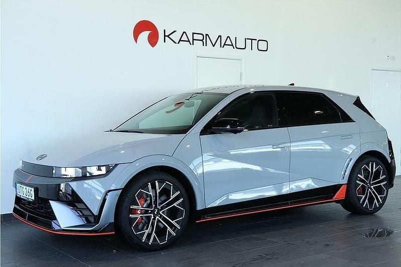 Grå Begagnad 2024 Hyundai Ioniq 6 Sedan | 675 000 kr - Bild 1/4