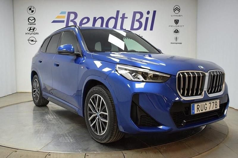 Blå Begagnad 2025 BMW X1 M Sport SUV | 524 500 kr - Bild 1/4