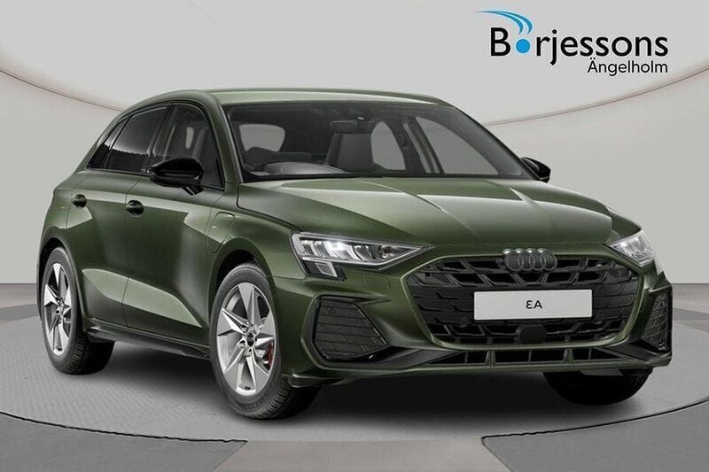 Grön Ny 2025 Audi A3 Sportback e-tron S-Line Sedan | 529 500 kr (Bra pris) - Bild 1/4