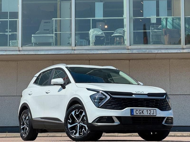 Vit Begagnad 2022 Kia Sportage 3 SUV | 299 900 kr (Superpris) - Bild 1/4