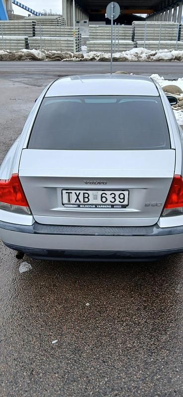 Begagnad Volvo S60 140 HK (102 kW) 2003 Silver metallic Sedan