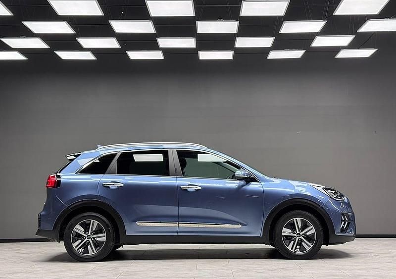 Begagnad Kia Niro Advance 105 HK (77 kW) 2021 Blå SUV