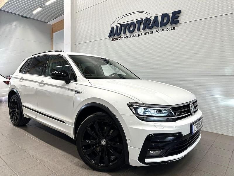 Vit Begagnad 2020 VW Tiguan R-line SUV | 299 900 kr (Marknadspris) - Bild 1/4