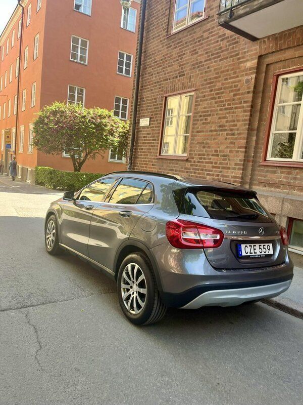 Grå Begagnad 2014 Mercedes GLA220 Style SUV | 149 500 kr - Bild 1/3
