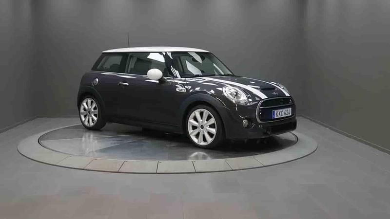 Grå Begagnad 2018 Mini Cooper S Halvkombi | 189 000 kr (Marknadspris) - Bild 1/1