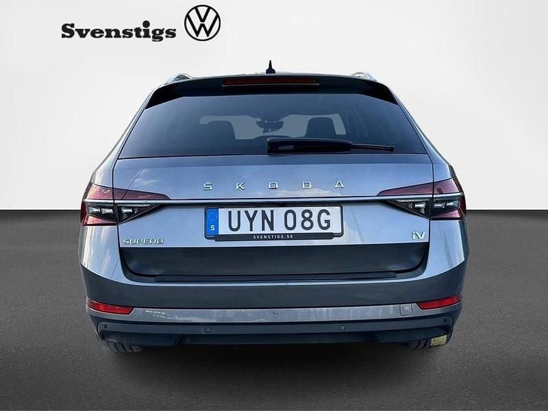 Begagnad Skoda Superb 156 HK (114 kW) 2023 Grå Kombi