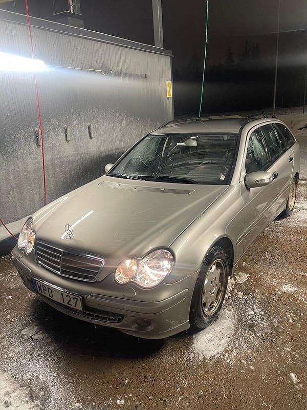 Begagnad 2005 Mercedes C200 Kombi | 17 900 kr (Marknadspris) - Bild 1/2