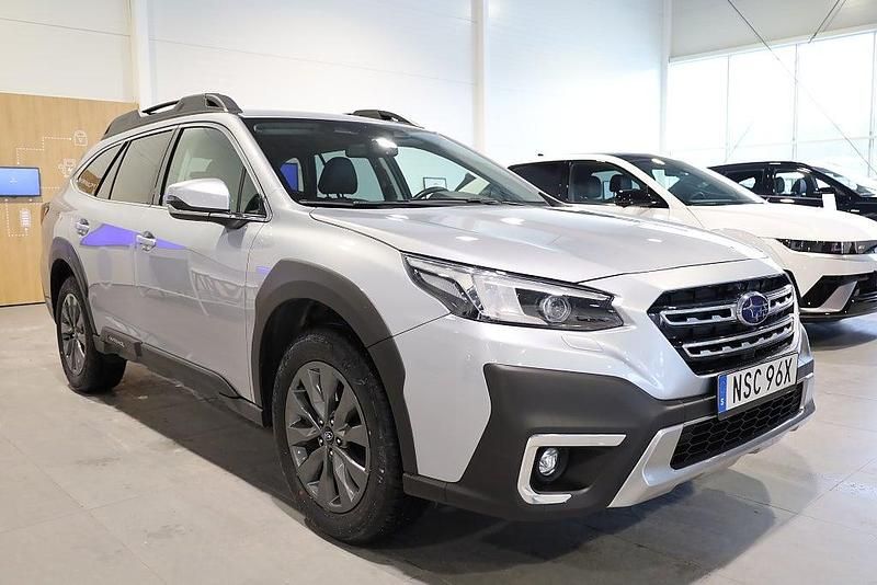 Begagnad Subaru Outback 169 HK (124 kW) 2022 Silver Kombi