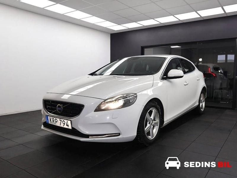 Begagnad Volvo V40 117 HK (86 kW) 2015 Vit Kombi