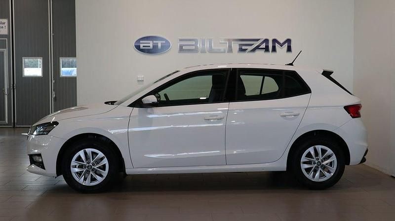Ny Skoda Fabia Selection 116 HK (85 kW) 2025 Vit Halvkombi